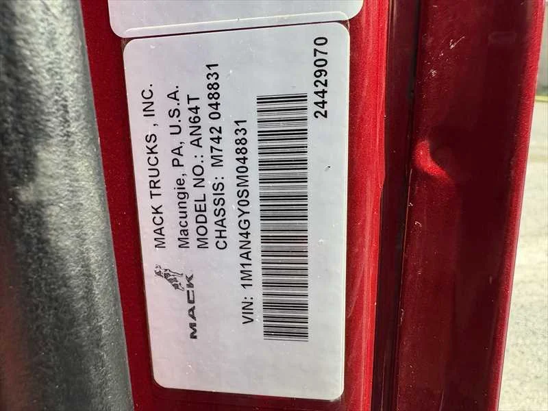 2025 Mack Anthem - image 10