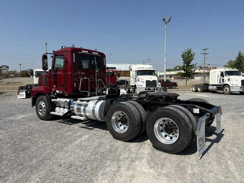 2025 Mack Anthem - image 3