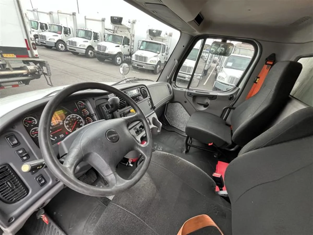2020 Freightliner M2 106 in Beltsville, MD — photo 8