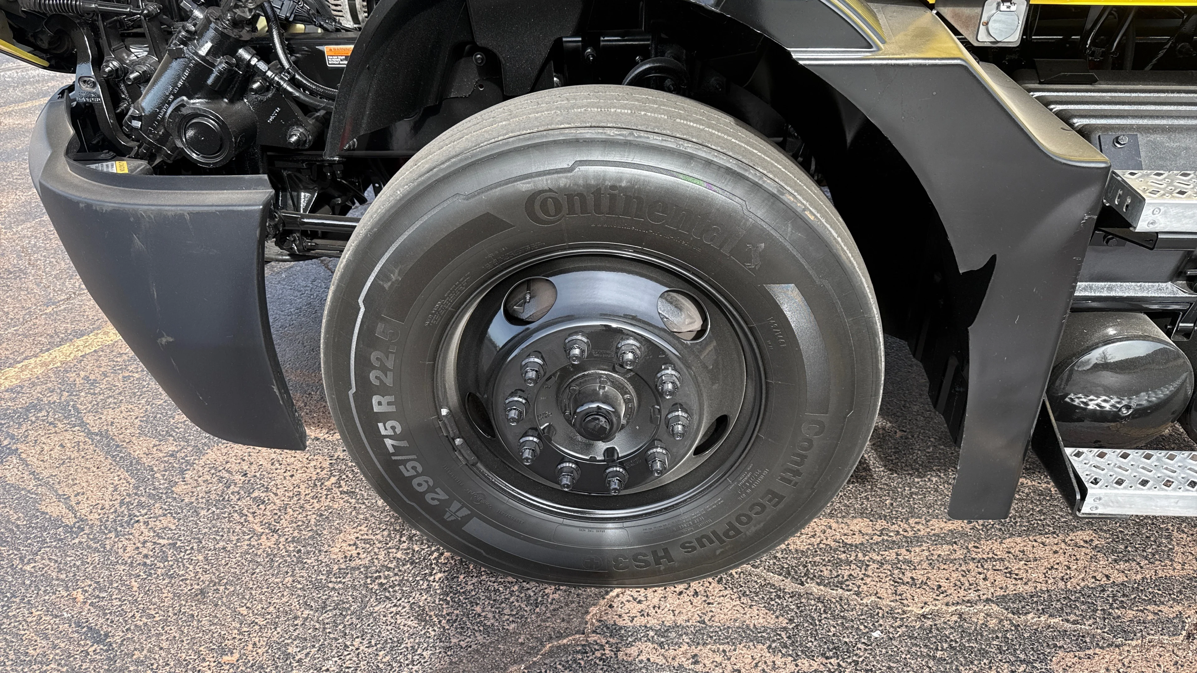 2024 Mack Anthem in Kansas City, MO — photo 11