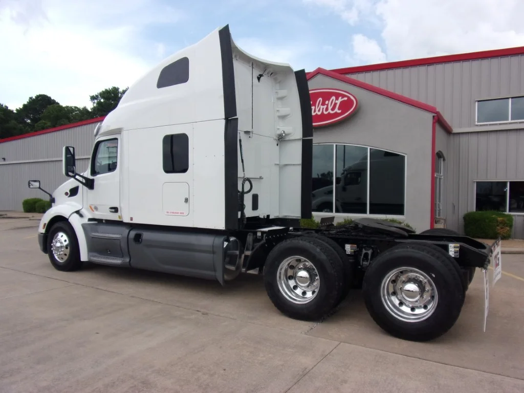 2021 Peterbilt 579 in Fort Smith, AR — photo 8