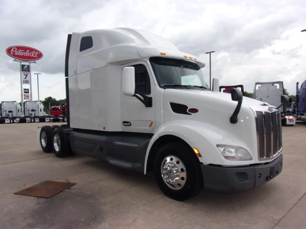 2021 Peterbilt 579 in Fort Smith, AR — photo 3