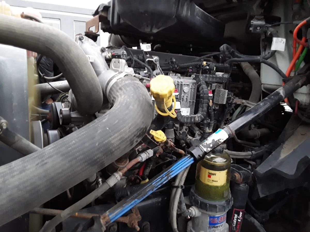 2019 International LT - image 8