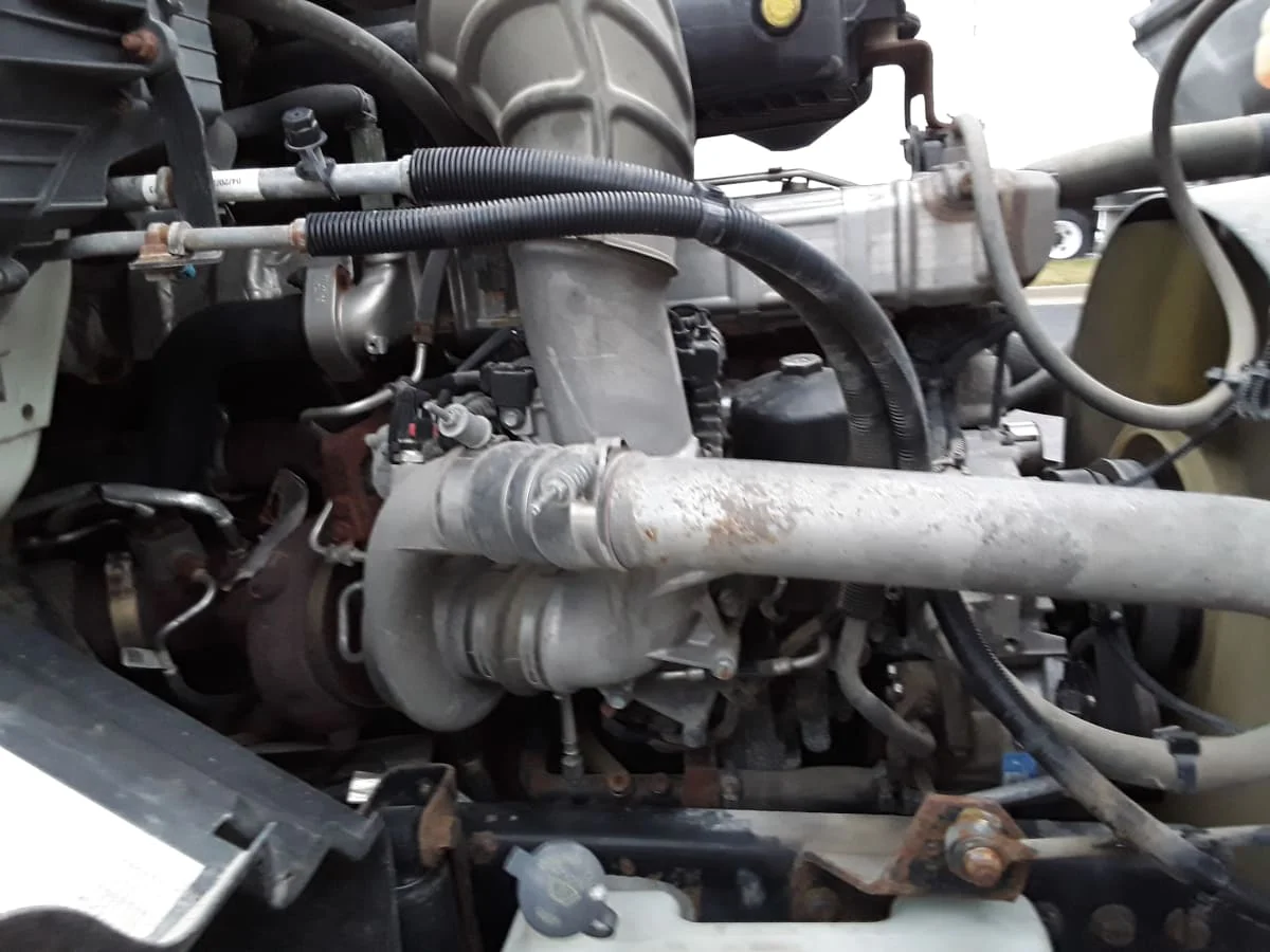 2019 International LT - image 11