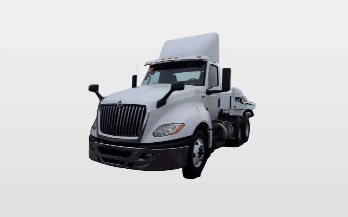 2019 International LT - image 1