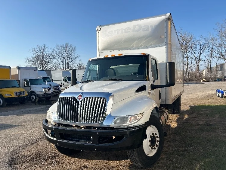 2019 International MV - image 3