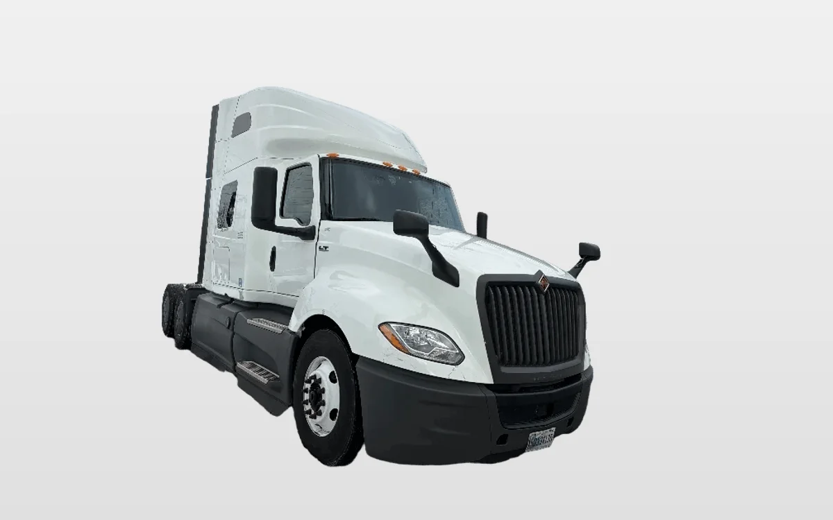 2023 International LT - image 1