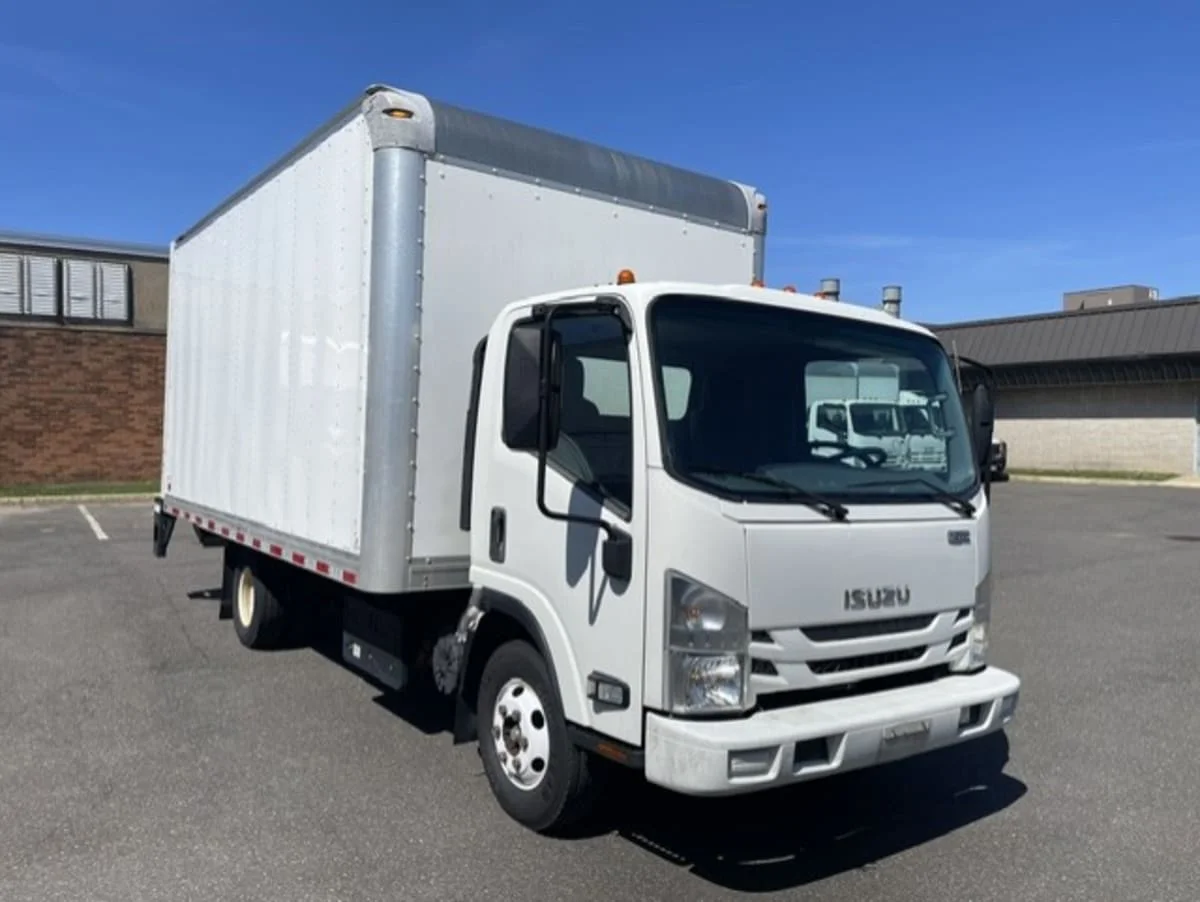 2020 Isuzu NPR - image 3