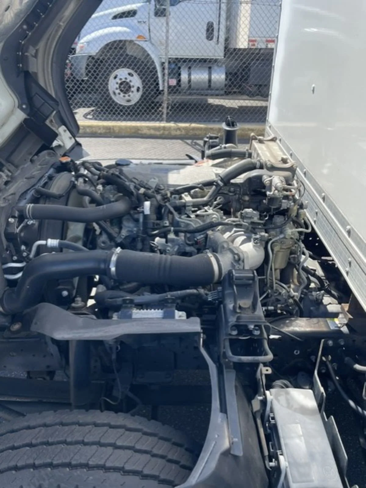 2020 Isuzu NPR - image 9