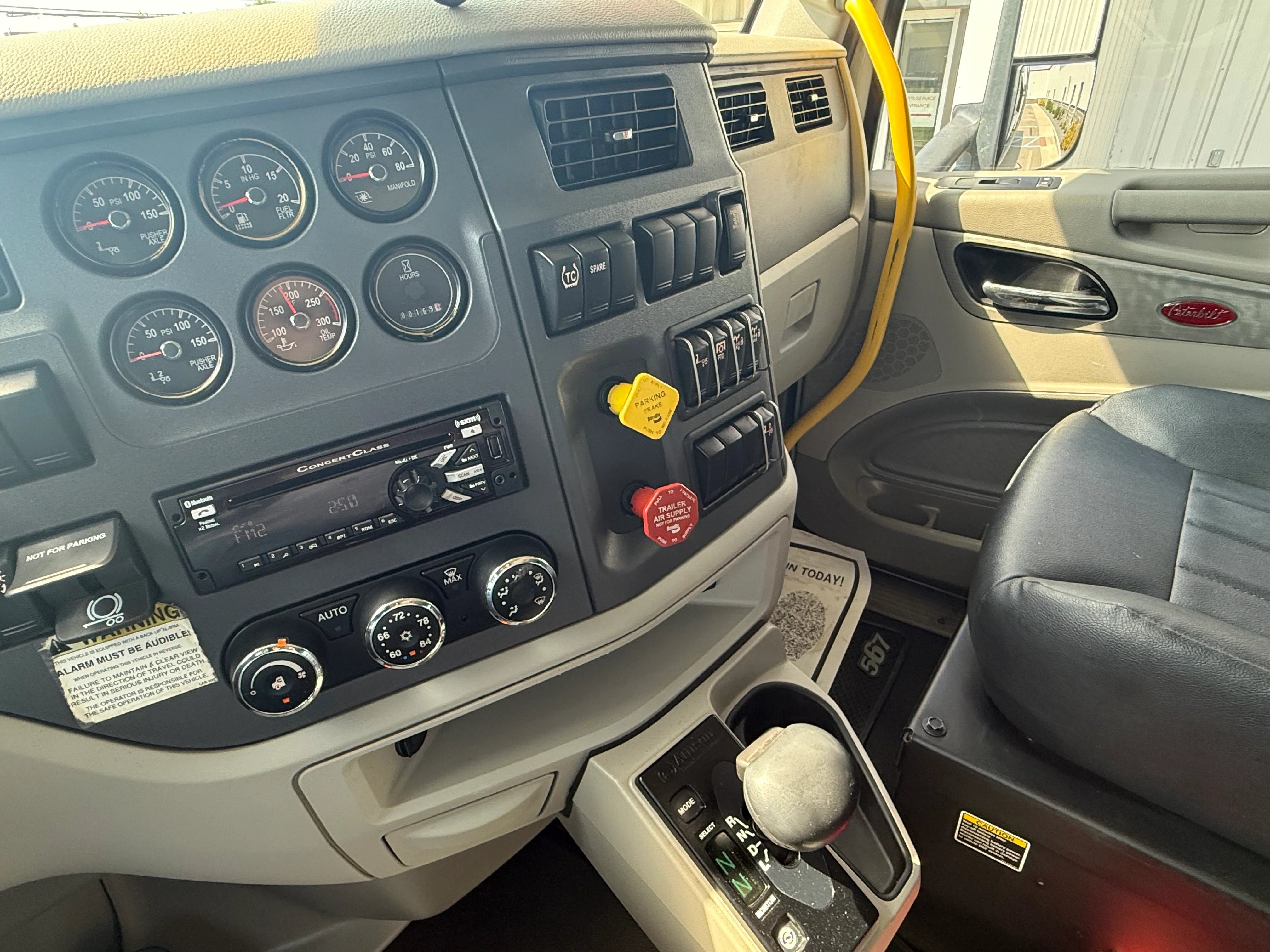 2020 Peterbilt 567 in Evansville, IN — photo 12