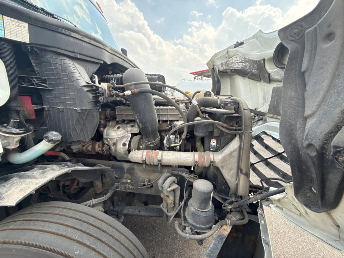 2020 Freightliner Cascadia in Taylor, MI — photo 9