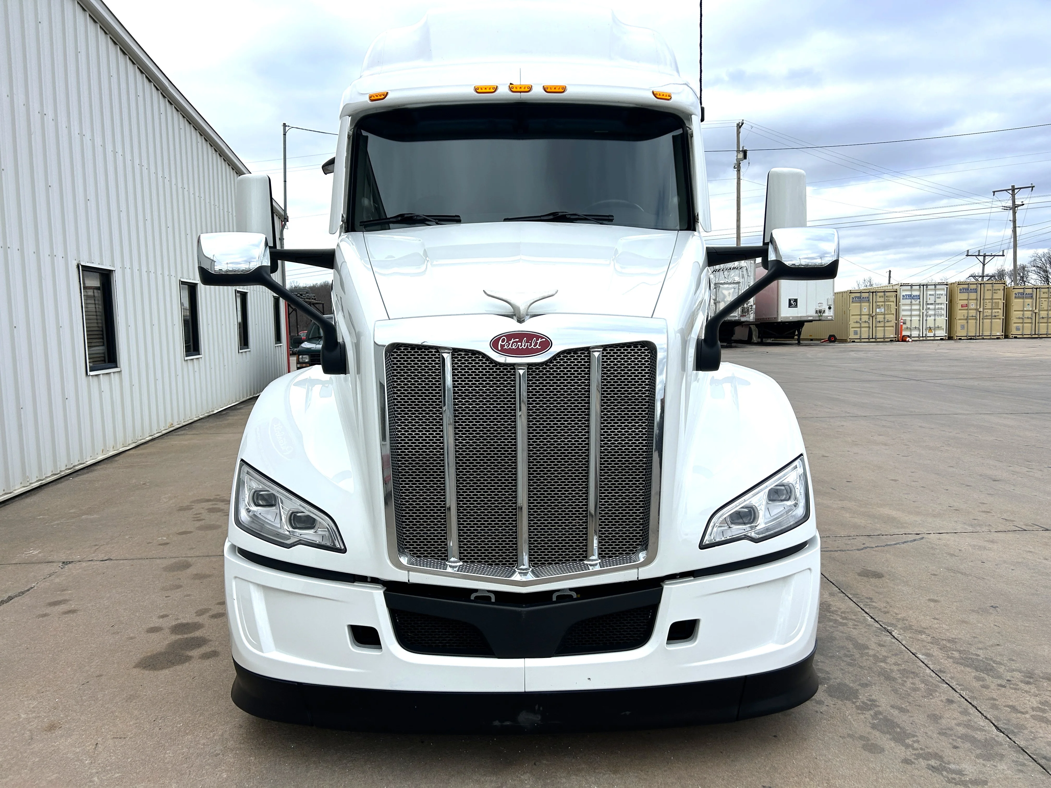 2025 Peterbilt 579 - image 2