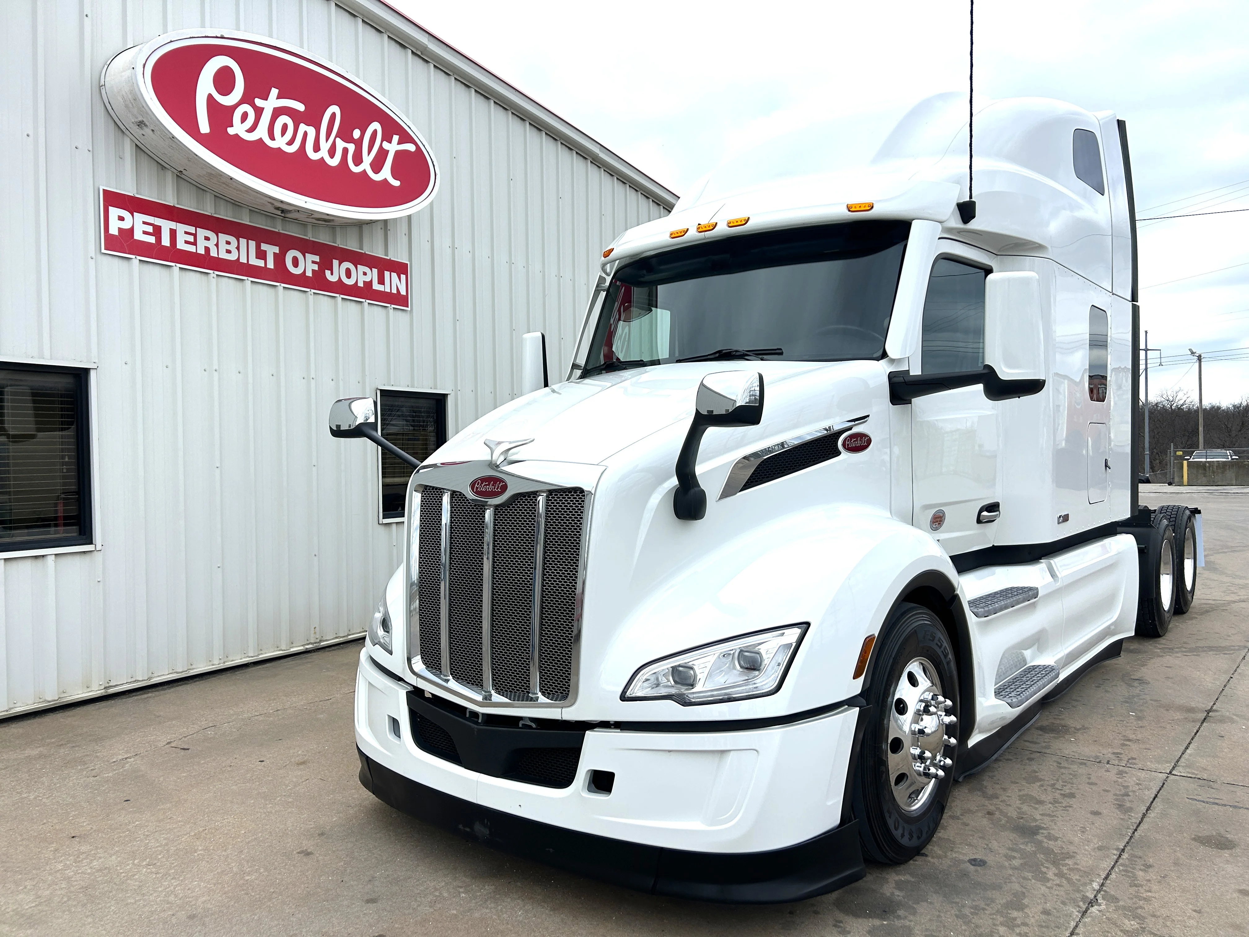 2025 Peterbilt 579 in Springfield, MO
