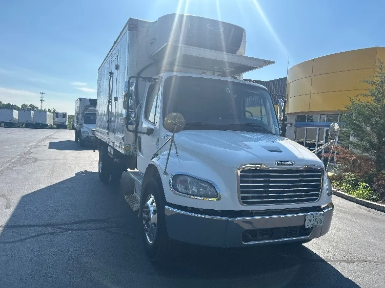 2020 Freightliner eM2 in Londonderry, NH — photo 3