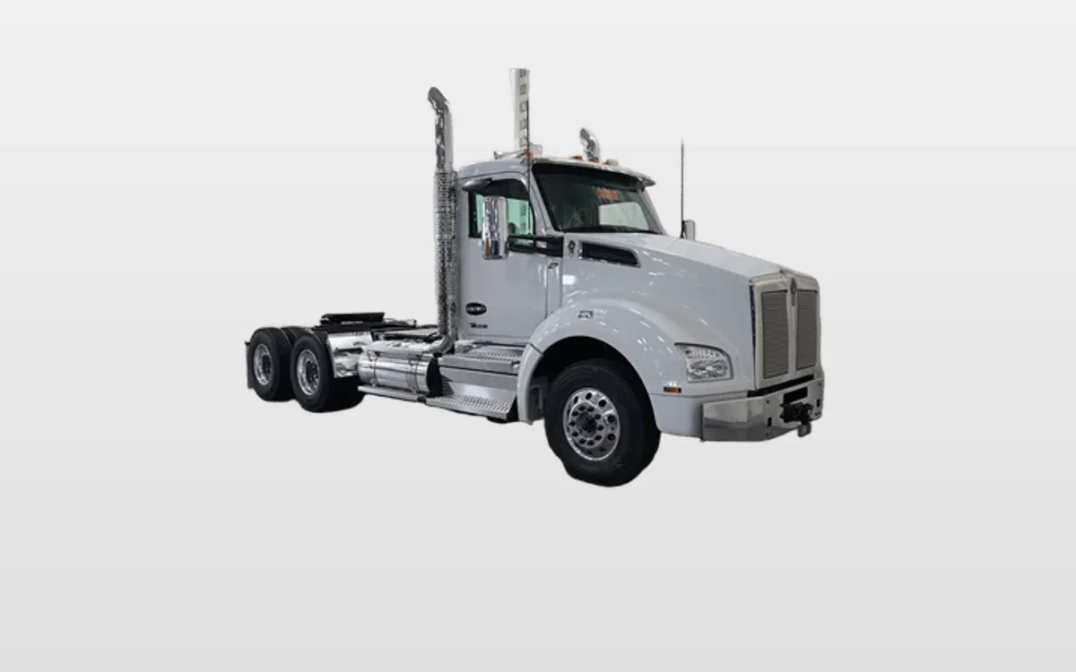 2027 Kenworth T880 - image 1