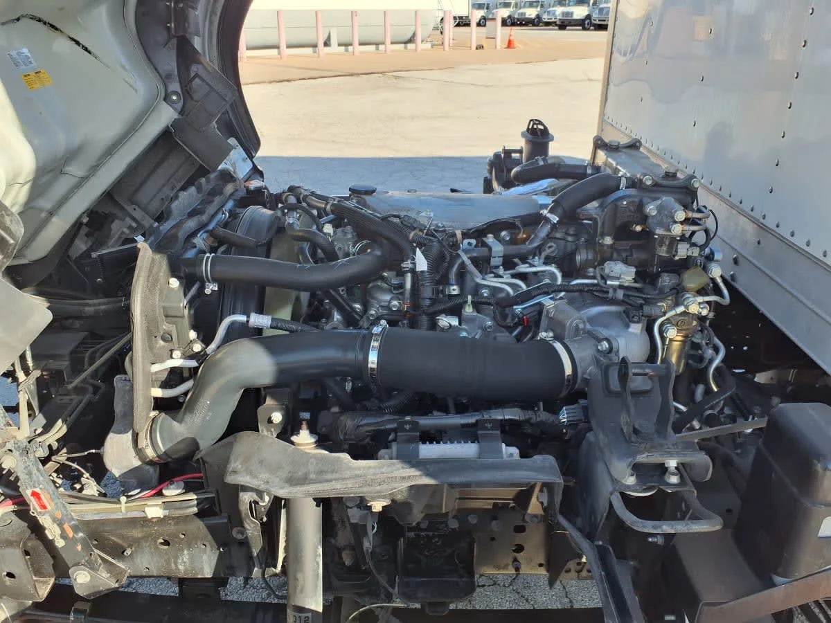 2020 Isuzu NQR in Fort Worth, TX — photo 9