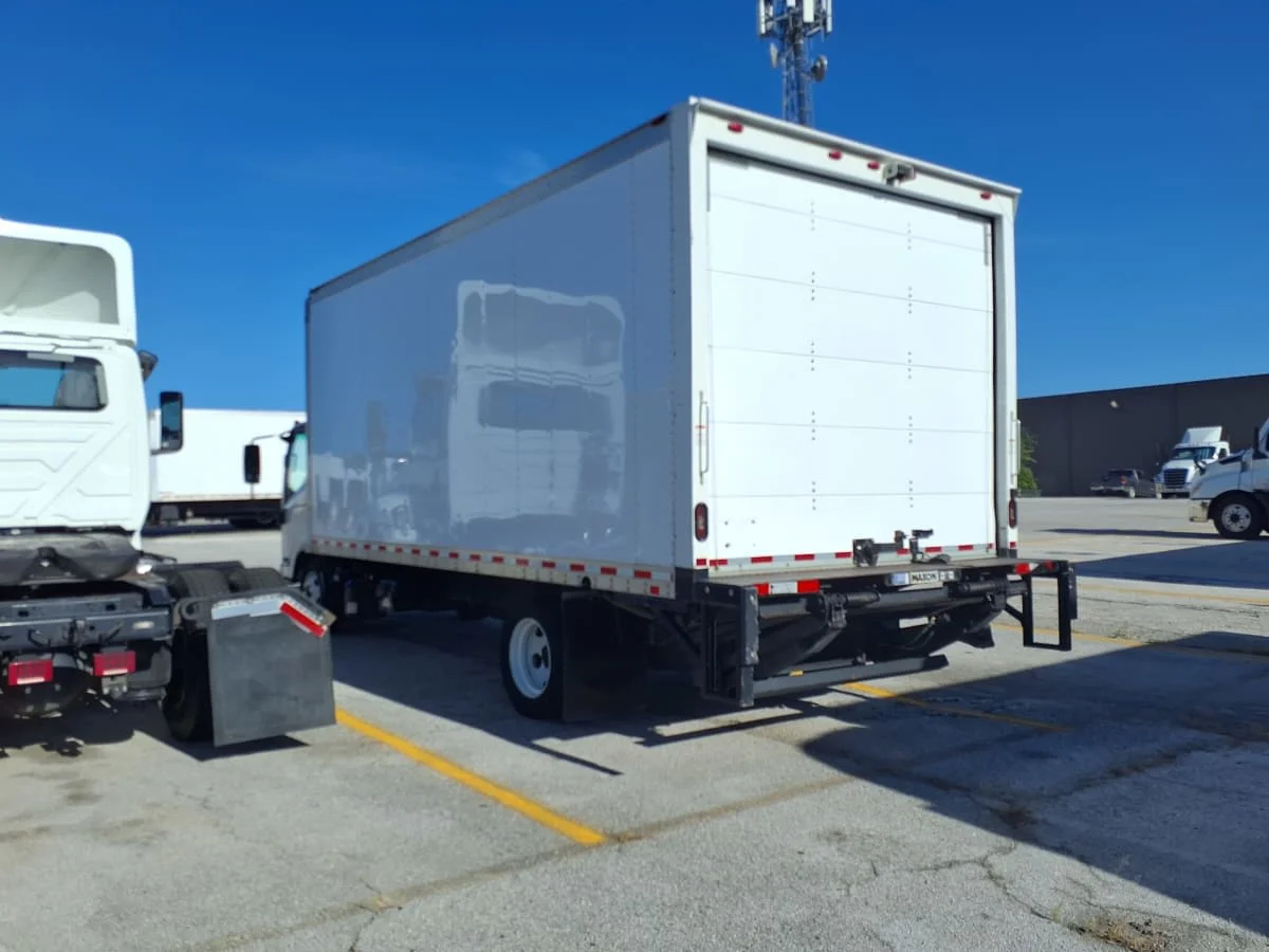 2020 Isuzu NQR in Fort Worth, TX — photo 6