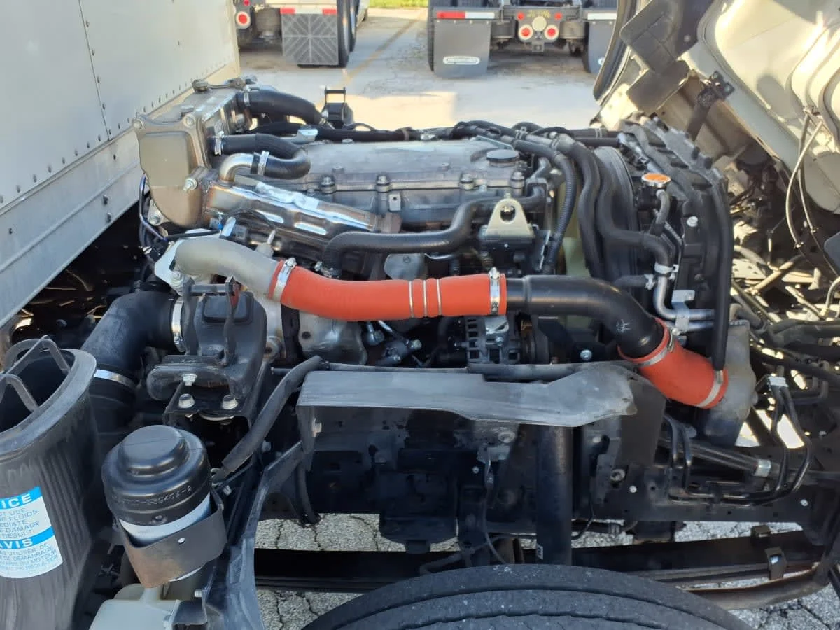 2020 Isuzu NQR in Fort Worth, TX — photo 10