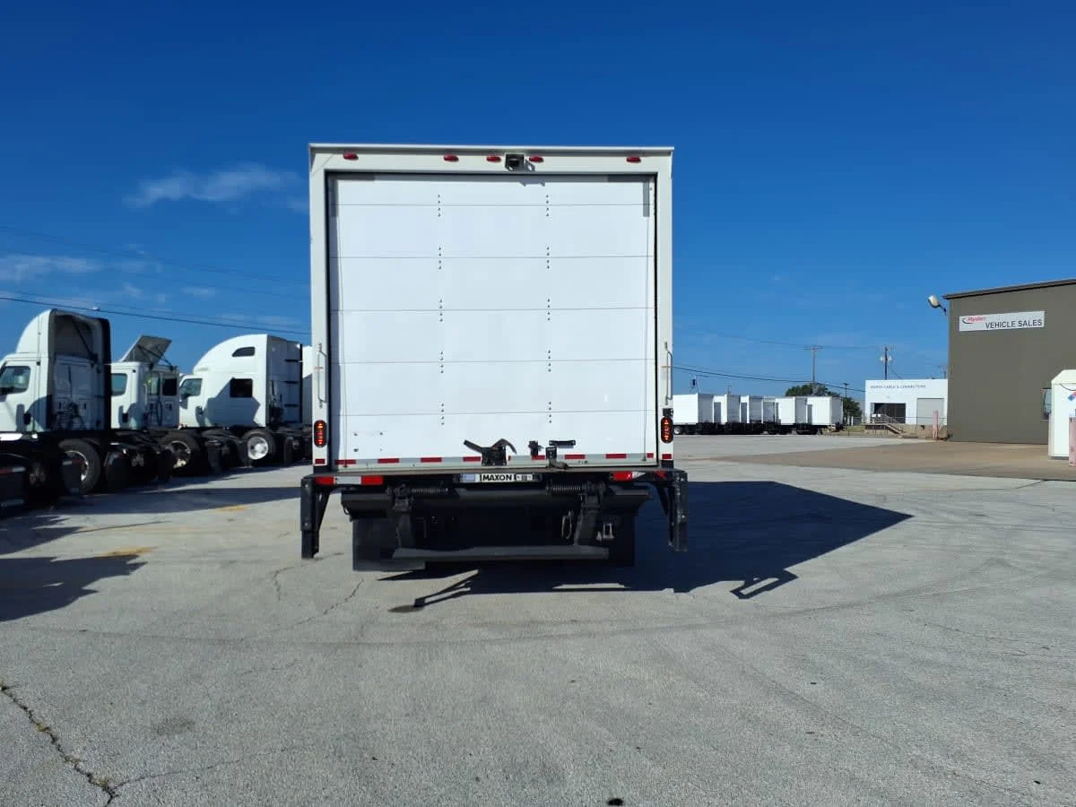 2020 Isuzu NQR in Fort Worth, TX — photo 5