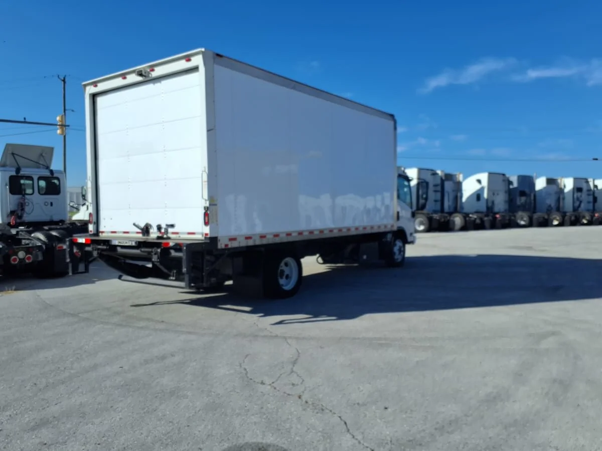2020 Isuzu NQR in Fort Worth, TX — photo 4