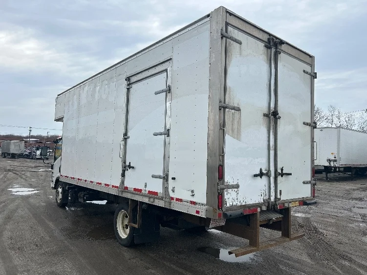 2020 Isuzu NRR in Braintree, MA — photo 6