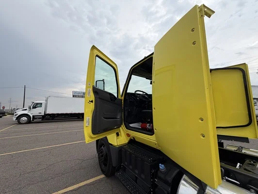 2023 International LT in Denver, CO — photo 13