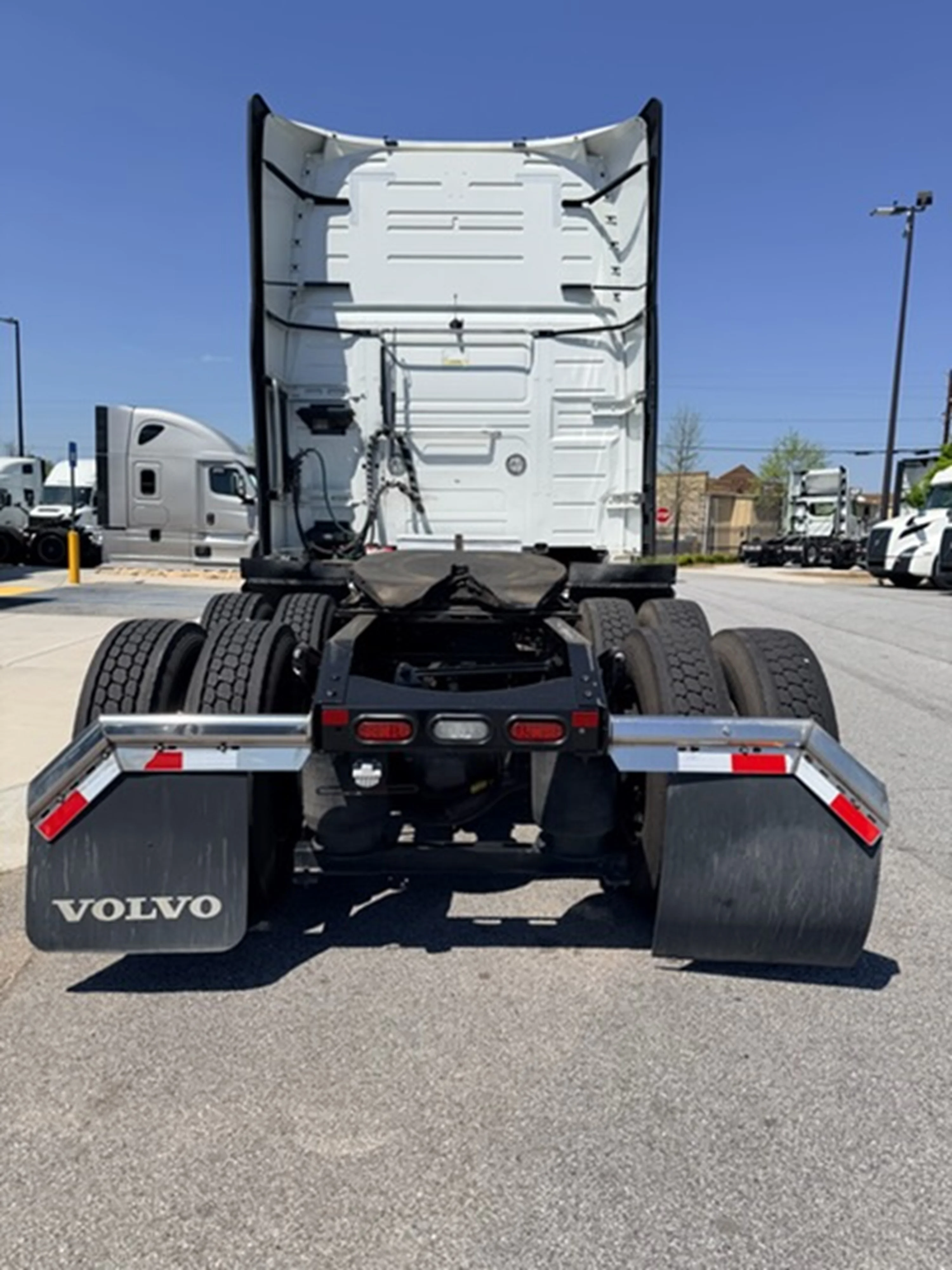 2024 Volvo VNL 760 - image 4