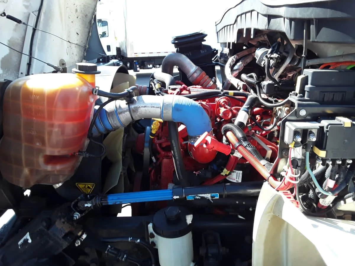 2018 International 4300 - image 9