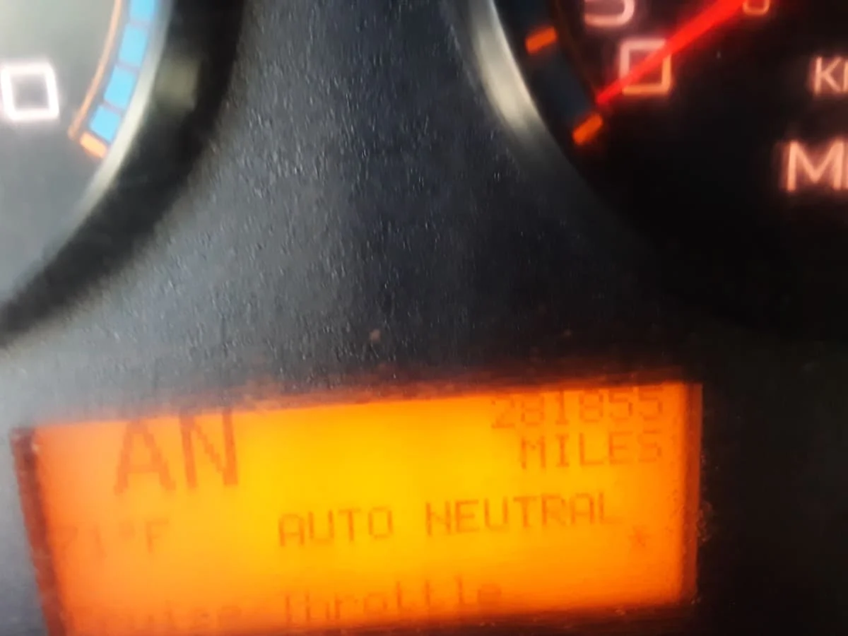 2018 International 4300 - image 10