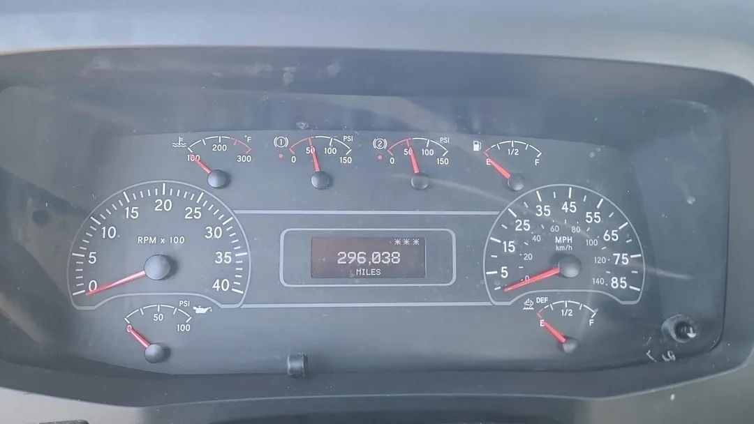 2021 International MV - image 7