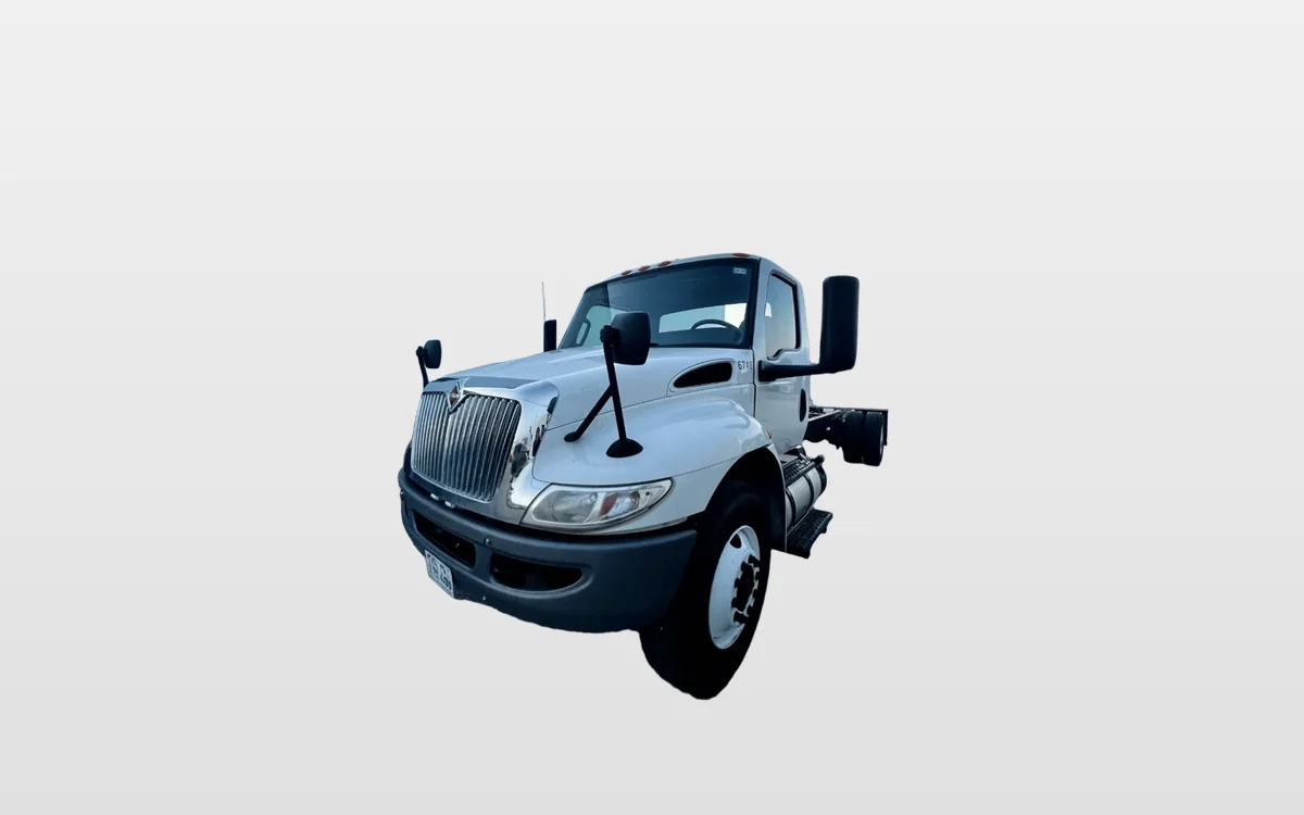 2021 International MV - image 1