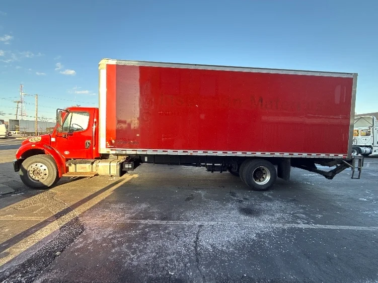 2019 Freightliner M2 106 in Baltimore, MD — photo 4