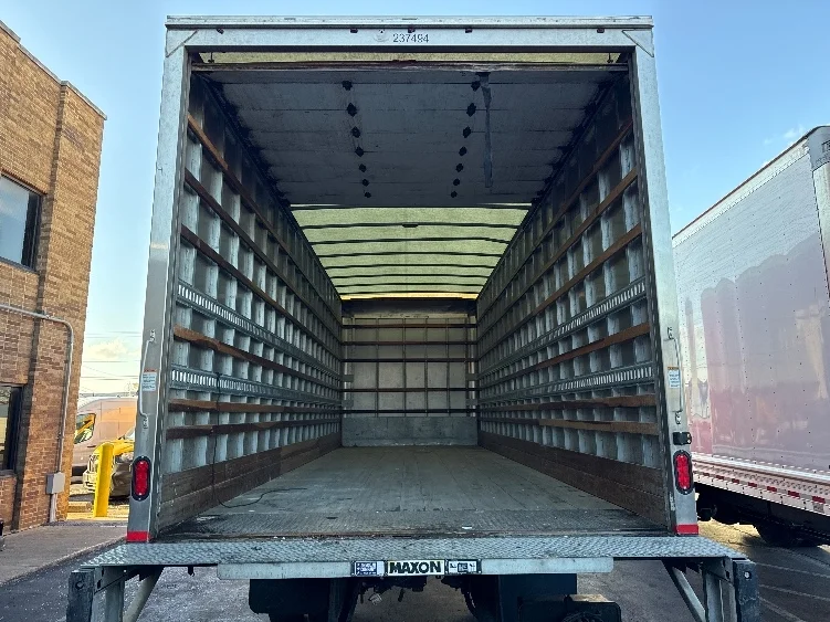 2019 Freightliner M2 106 in Baltimore, MD — photo 8