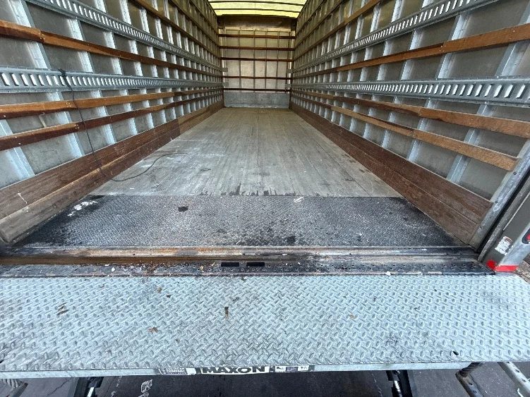 2019 Freightliner M2 106 in Baltimore, MD — photo 10
