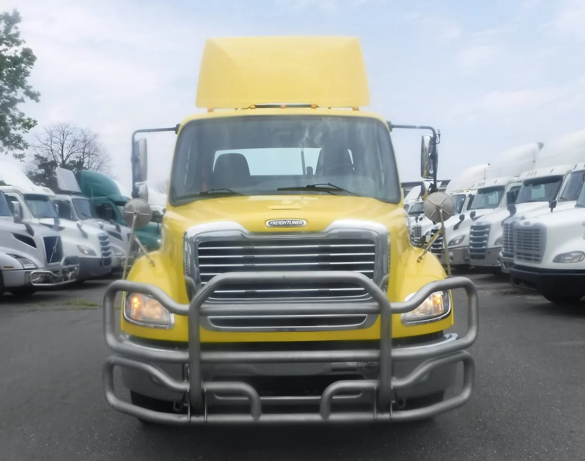 2019 Freightliner M2 112 - image 2