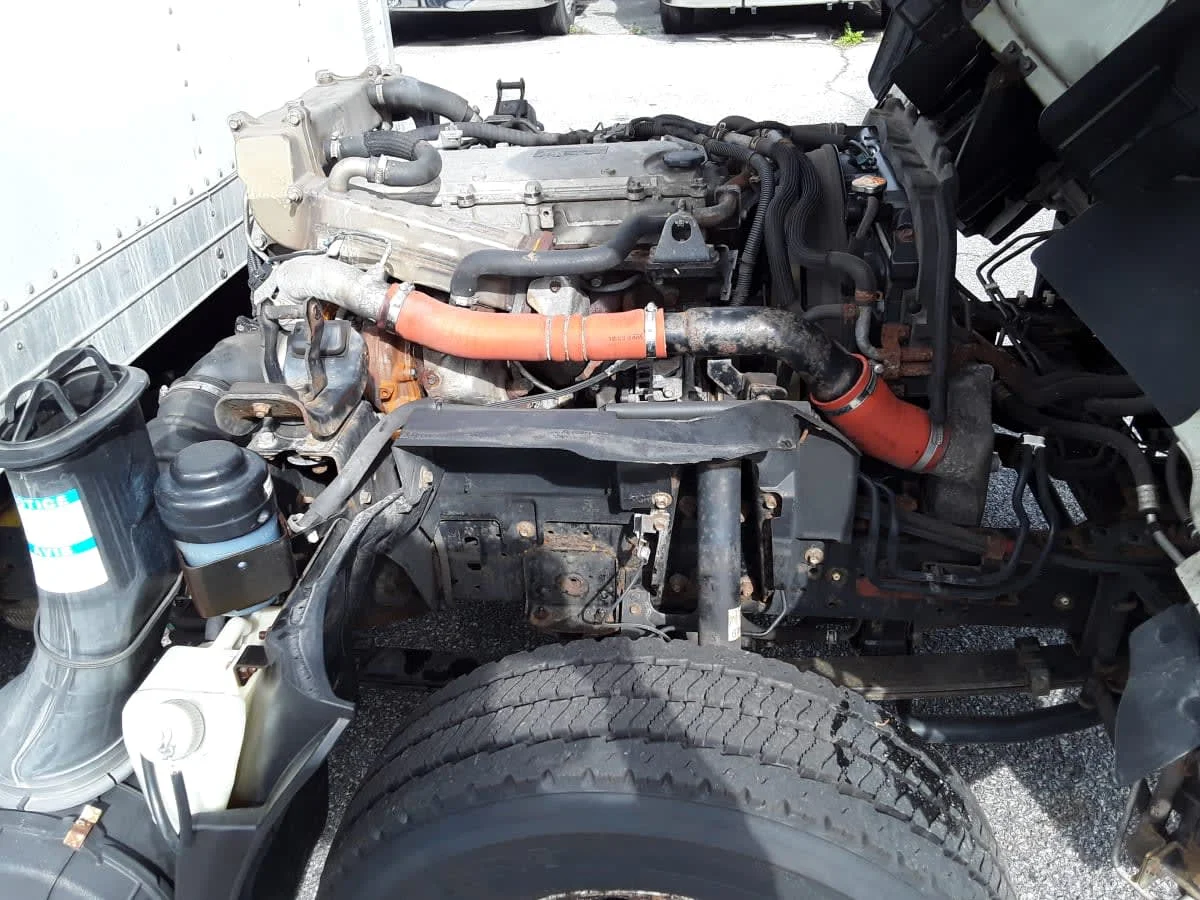 2019 Isuzu NPR - image 13