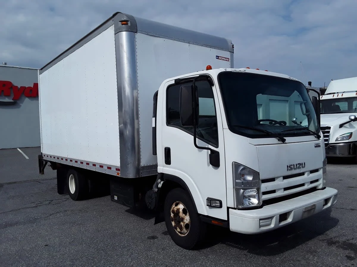 2019 Isuzu NPR - image 3