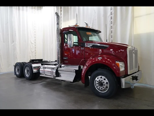 2027 Kenworth T880 in Kansas City, MO