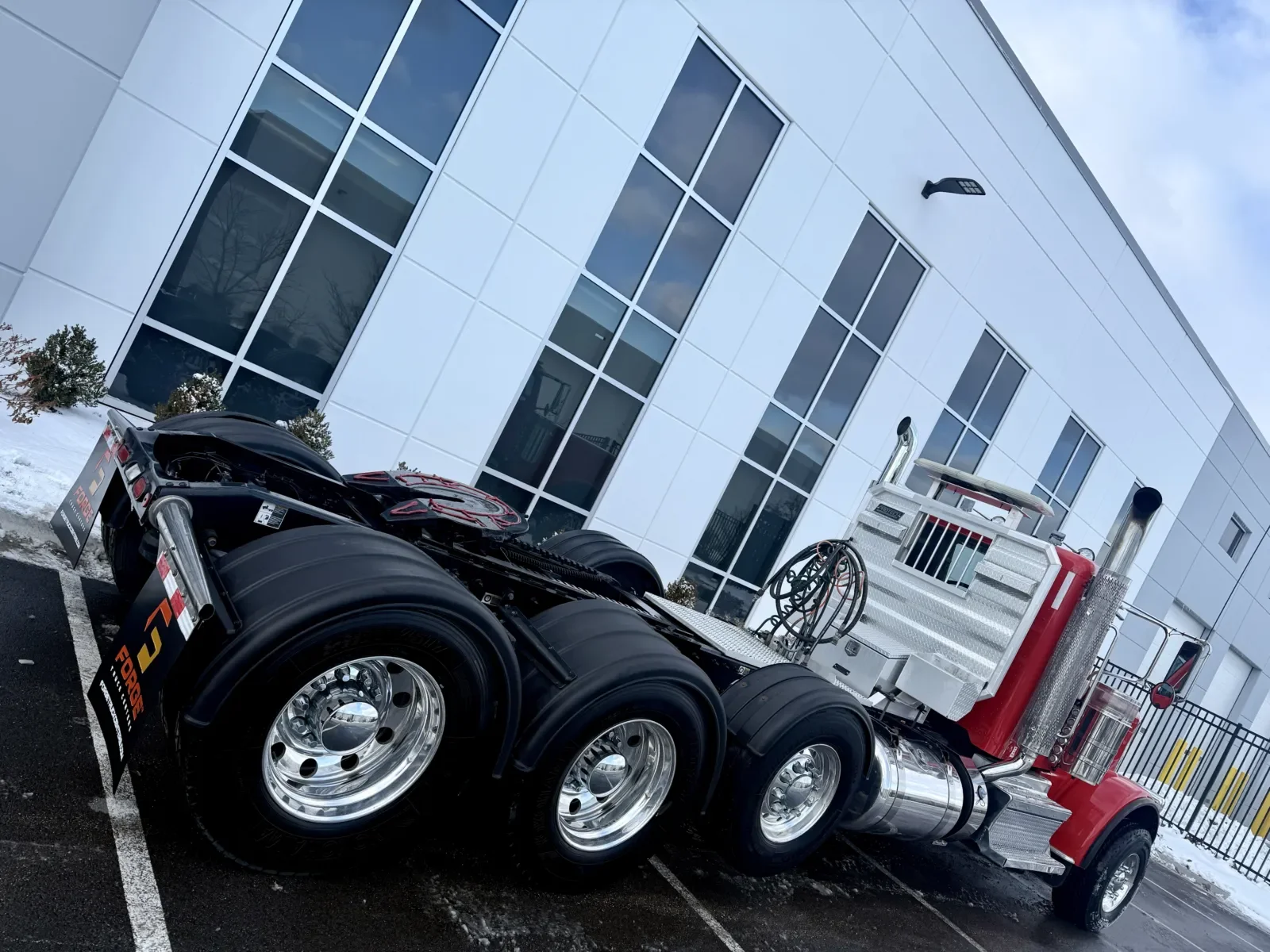 2019 Peterbilt 389 - image 11