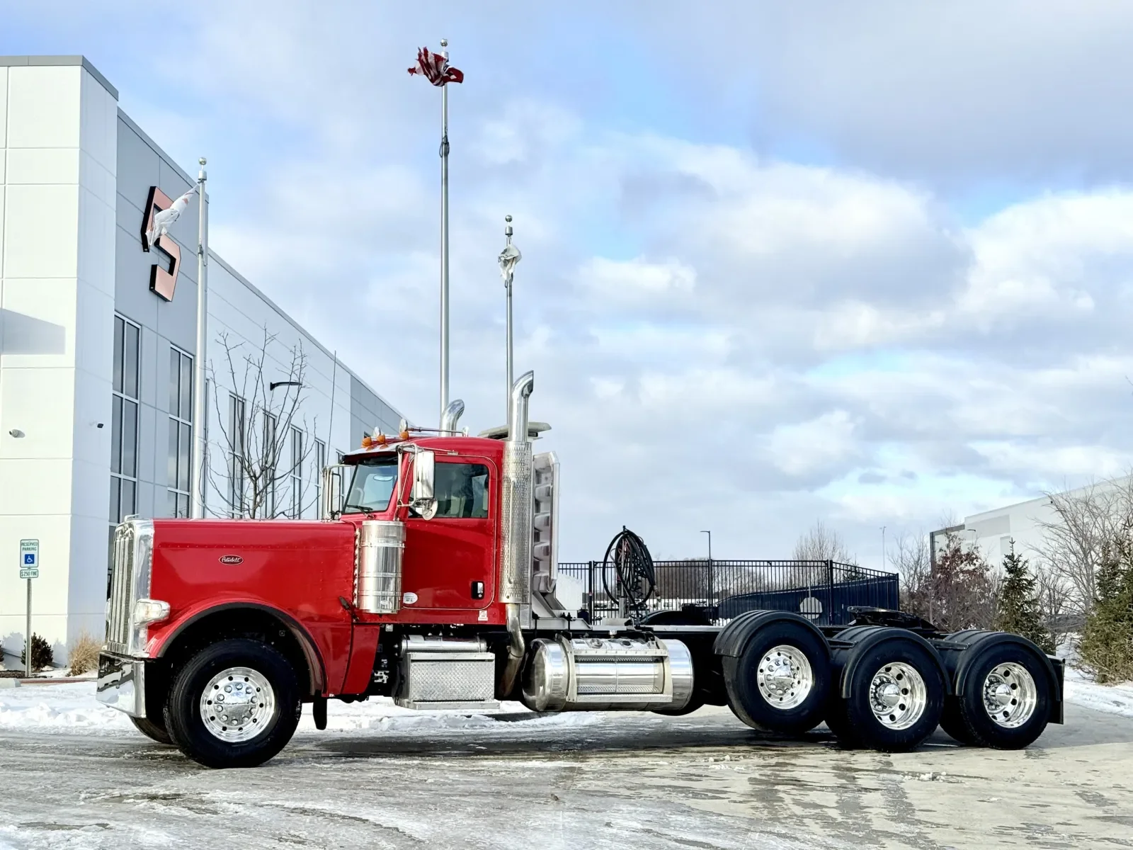 2019 Peterbilt 389 in New Lenox, IL