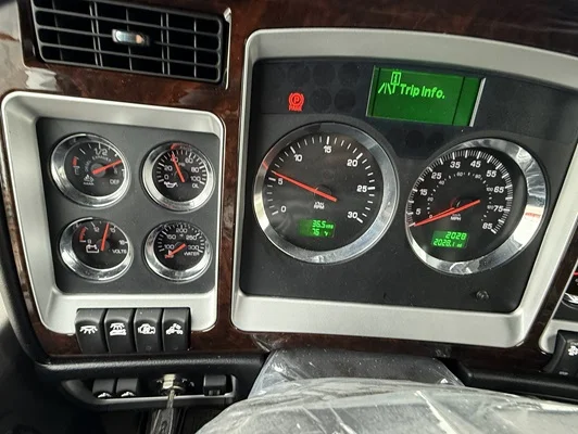2027 Kenworth W900 in Columbia, MO — photo 7