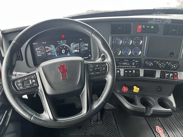 2023 Kenworth T680 - image 10