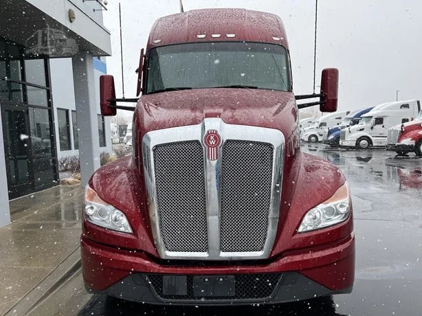 2023 Kenworth T680 - image 3