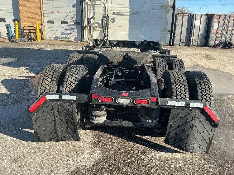 2023 Volvo VNL 760 - image 6