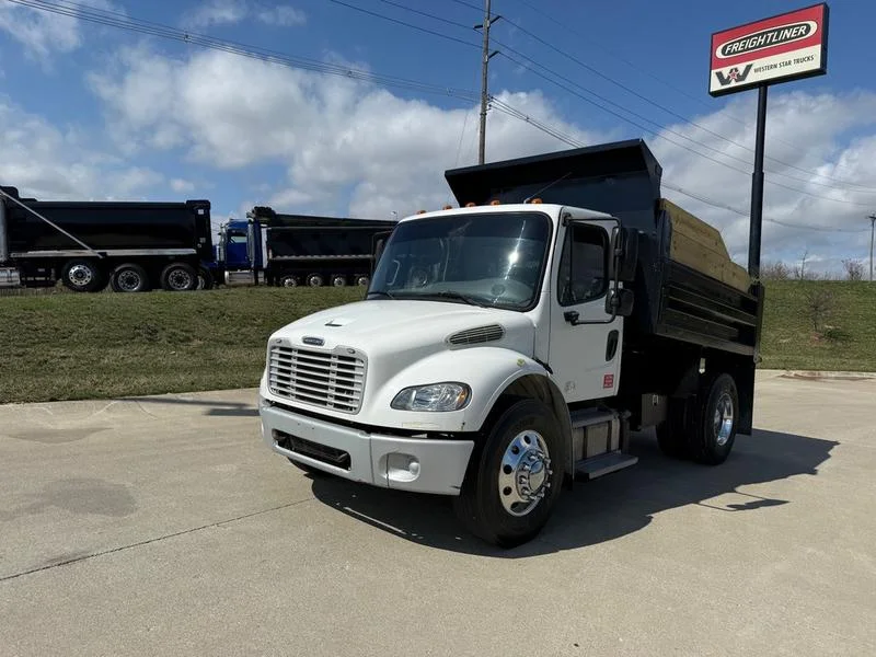 2015 Freightliner M2 106 - image 8