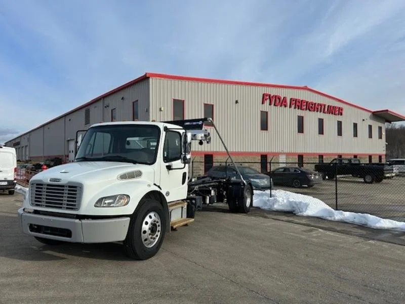2015 Freightliner M2 106 - image 9