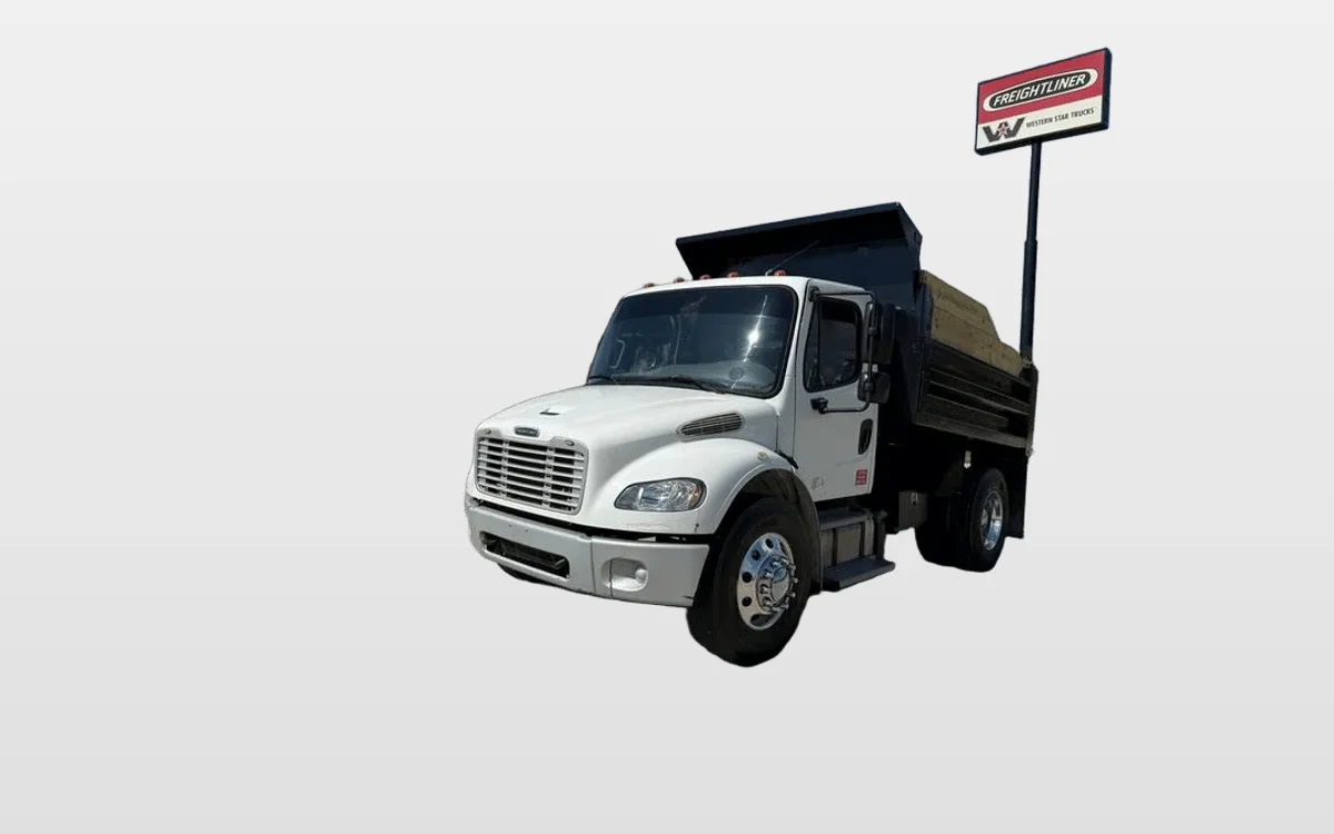 2015 Freightliner M2 106 - image 1