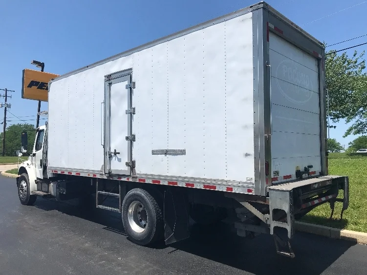 2019 Freightliner M2 106 - image 6