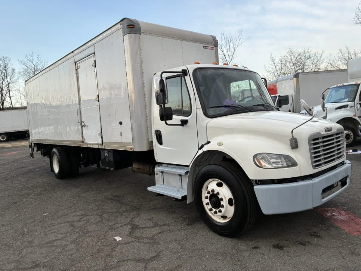 2016 Freightliner M2 106 in Kearny, NJ — photo 3