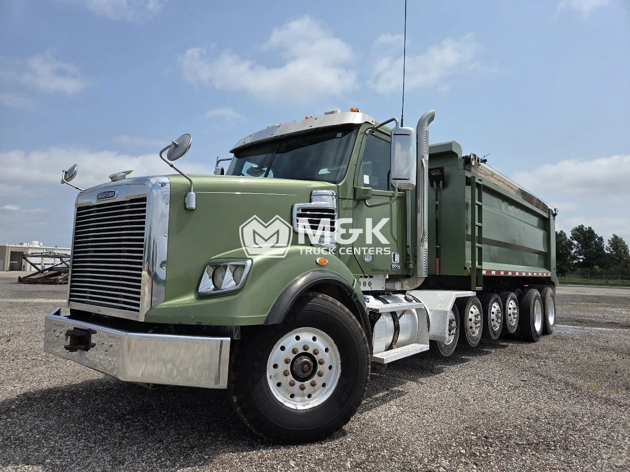 2022 Freightliner 122SD